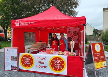 Výtěžek sbírky Koláč pro hospic překonal minulý rok o více než sto tisíc korun
